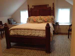 The King Room is the only accommodation at this Bed and Breakast in Williamsburg that offer twin mahogany beds.