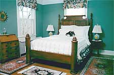 The Queen Room - Alice Person House Bed and Breakfast in Williamsburg VA