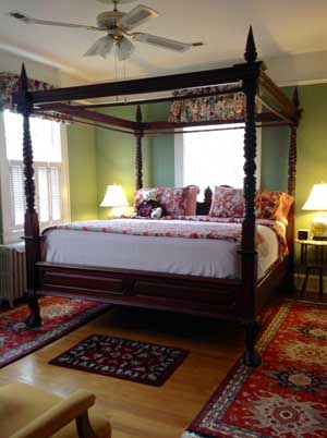 The Queen Room - Alice Person House Bed and Breakfast in Williamsburg VA